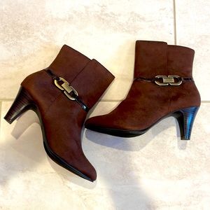 Karen Scott Helen boot